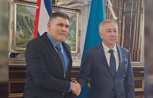 Recibió Viceprimer Ministro kazajo a Pérez-Oliva